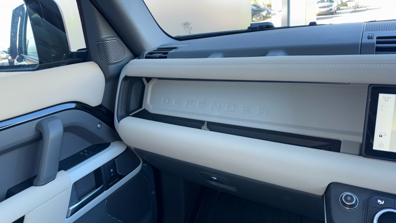 Land Rover Defender 3.0 D250 SE 90 3dr Auto Diesel Estate